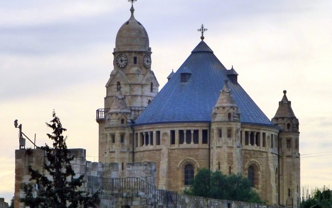Dormitio Abtei mit Turm und Kuppel von außen