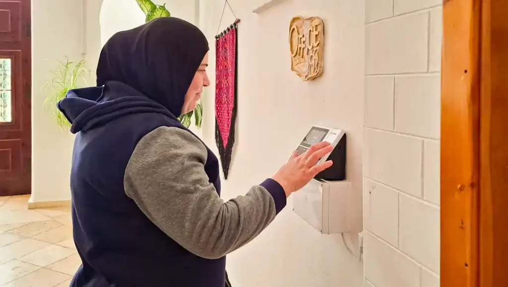 Neue Software bringt Unterstützung nach Beit Emmaus. Schritt für Schritt wird in Beit Emmaus seit April eine neue Software eingeführt